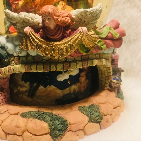 Collectible Musical Water Globe - Picture 7 of 11